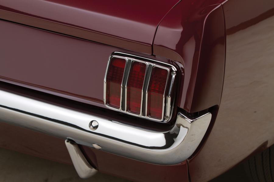  Ford Mustang 2+2 Fastback Red 1965 года  (фото 18 из 23)
